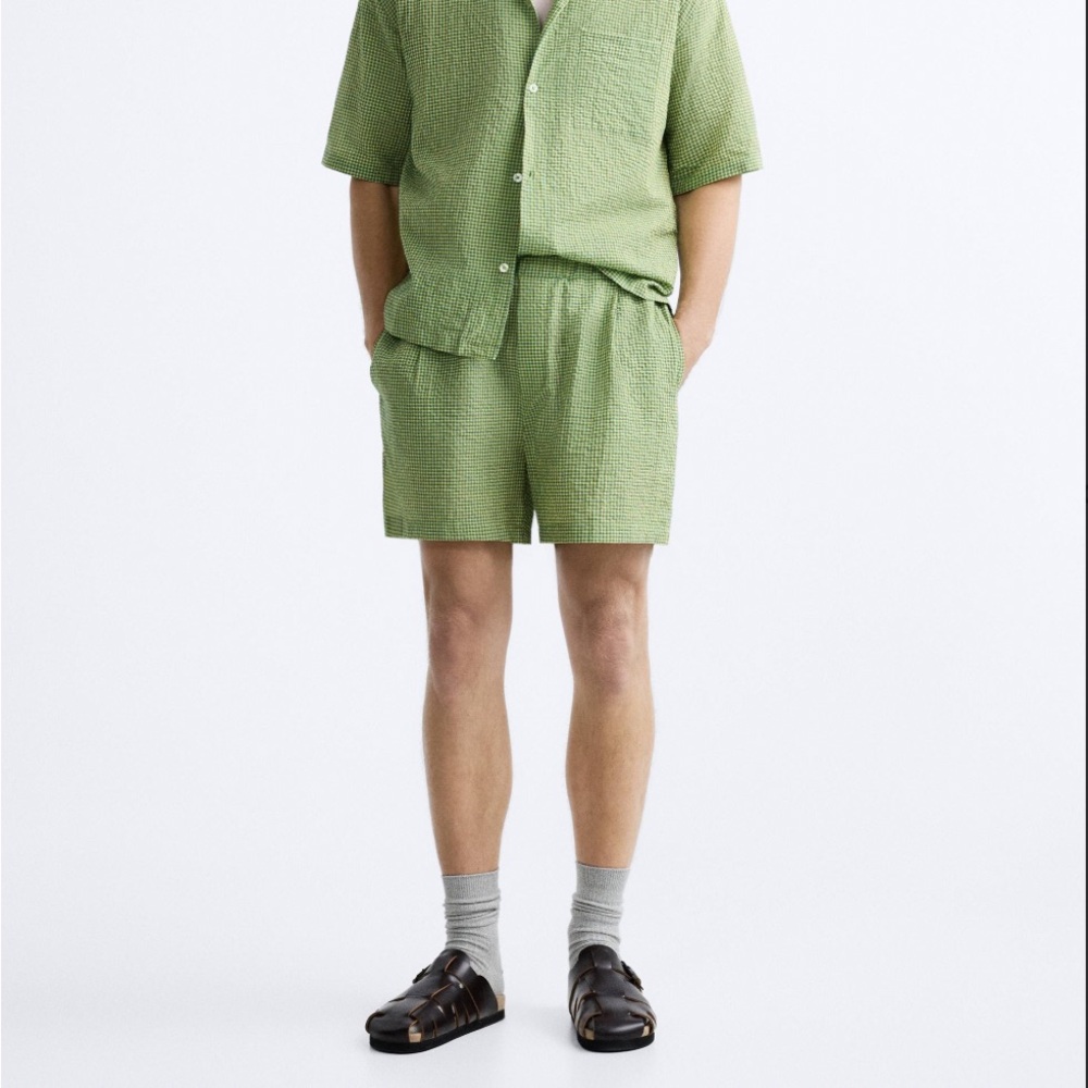 Green plaid men’s shorts